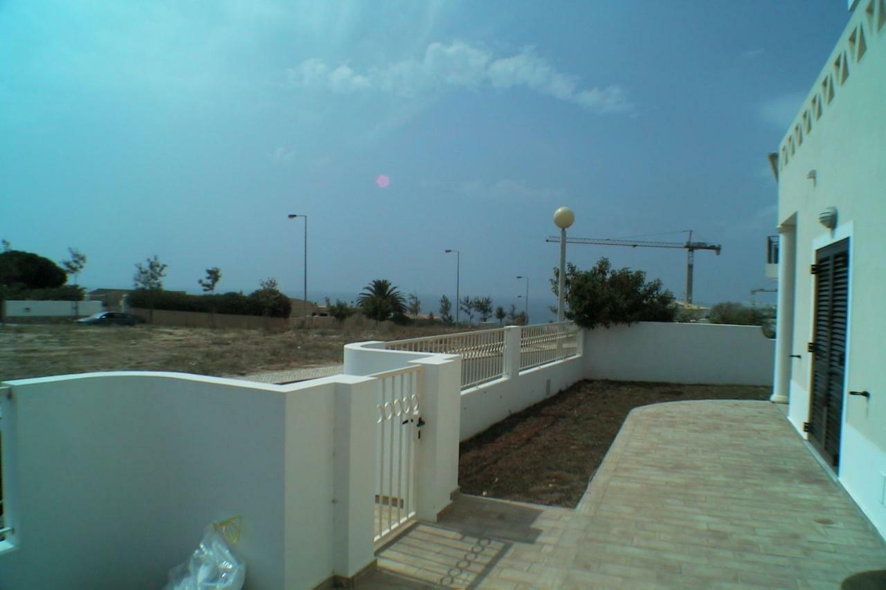 Esti Chamaco - Lagos